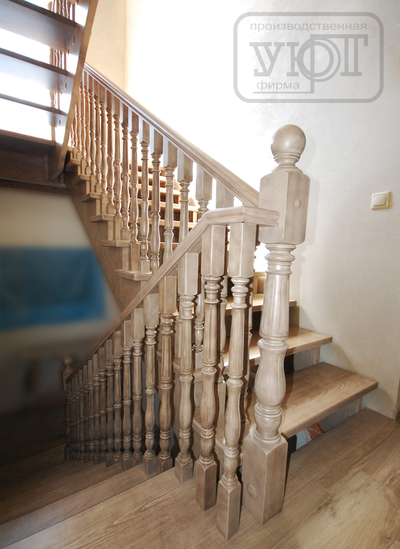 л-3. Ступени, ограждение, поручень - массив ясеня