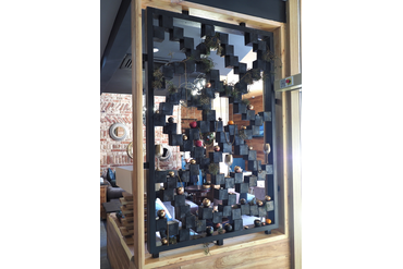 Интерьерная перегородка из лиственницы на сварном каркасе. Отель "Royal Arkhyz Resort&Spa", Карачаево-Черкесия. Работа spilcenter.com