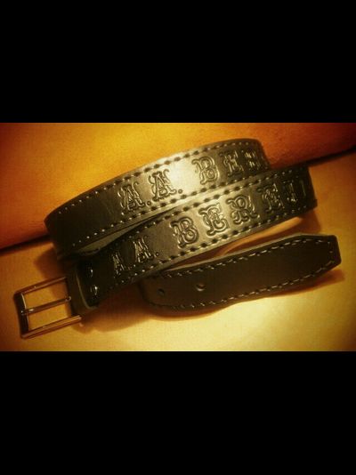 Лаконичный именной ремень