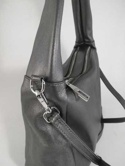 (АРТИКУЛ: 10122/1/5) СУМКА, СРЕДНЕГО РАЗМЕРА, НАТУРАЛЬНАЯ КОЖА, СЕРАЯ С НЕБОЛЬШИМ БЛЕСКОМ, ДВА ОТДЕЛЕНИЯ, ЧЕРЕЗ ПЛЕЧО