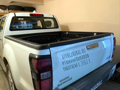 Вкладыш в кузов Aeroklas с нахлёстом на борта для Isuzu D-max 2012-2020 г.в. + 4 металлические петли