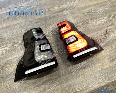 Стопы Toyota Land Cruiser Prado 150 2009-2017 стиль 2018+ с анимацией (дымчатые)