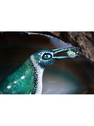 Брошь с изумрудом &quot;Заполярный пингвин Альраи, ледяная птица&quot;