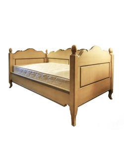 Односпальная кровать-кушетка со съемной спинкой.