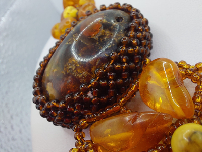 Колье из Чешского бисера и натурального янтаря 01084