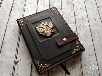 ежедневник с гербом, подарок руководителю, ежедневник из натуральной кожи на заказ, старинная книга
