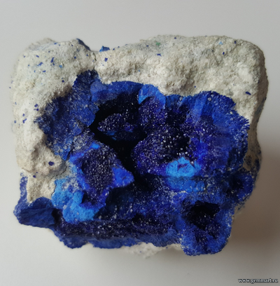 Азурит в породе. Россия. 43*38*35мм