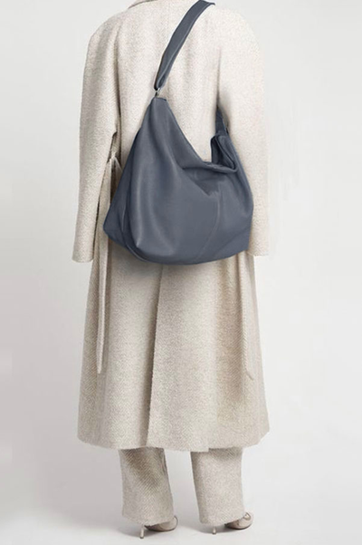 (АРТИКУЛ: 10103/8) СУМКА МЕШОК ЖЕНСКАЯ, БОЛЬШАЯ, НАТУРАЛЬНАЯ КОЖА, СЕРО-ГОЛУБАЯ, ШИРОКИЙ РЕМЕНЬ ЧЕРЕЗ ПЛЕЧО