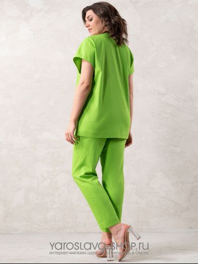 Льняной брючный комплект яркого салатового цвета