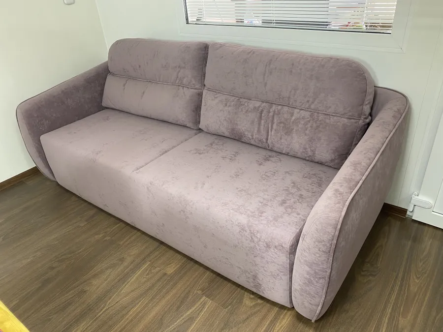 Диван в обивке "Виторио" (Vittorio).