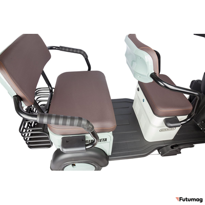 Электротрицикл Rutrike Gelbert Beta 48V/60V 800Вт серебристо-белый