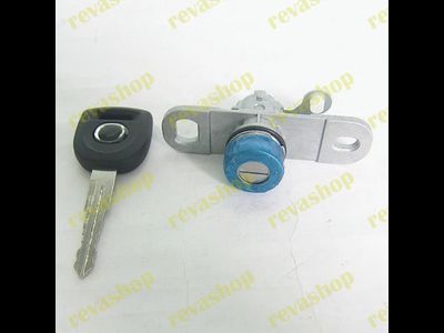 Личинка замка двери багажника Мazdа 3 bк