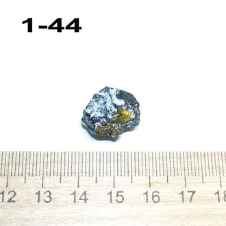 Гематит натуральный (необработанный) Шабры №1-44: 6,2г - 16*16*12мм