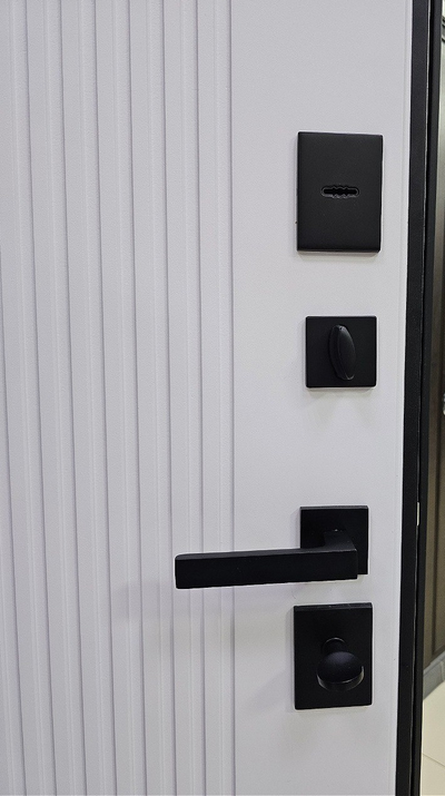 ЙОШКАР-ОЛА (РОССИЯ). СИРИУС 108 мм. ТРЕХКОНТУРНАЯ. ШАГРЕНЬ ЧЕРНАЯ+ДУБ НАТУРАЛЬНЫЙ/ БЕЛЫЙ МАТОВЫЙ.