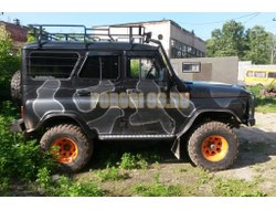 Силовые пороги на УАЗ Хантер 2003- с лифом кузова, крепление к раме, поперечина, накладки из рифлёного алюминия (05.350.13)