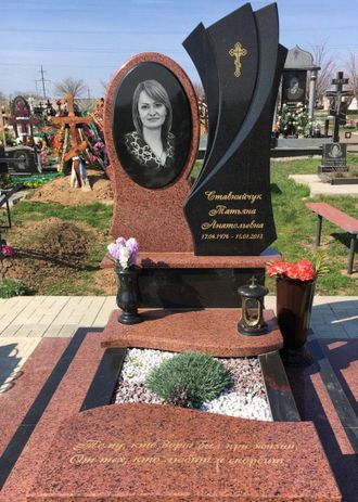 Элитный православный памятник на могилу