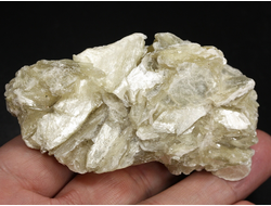 Мусковит, необработанный "дикий" образец, Бразилия (75*42*40 мм, 107 г) №36390