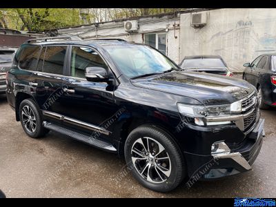 Рестайлинг Toyota Land Cruiser 200 из 2008-2015 в Lounge 2021 года