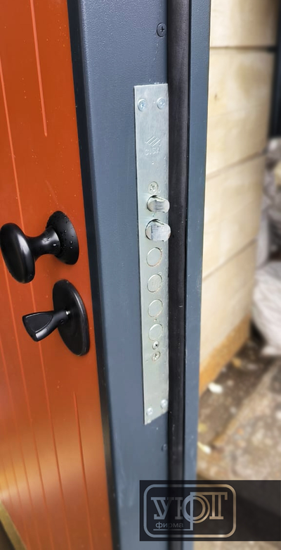 №16. входная дверь с фрамугой. плёнка "vinorit".