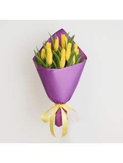 15 желтых тюльпанов