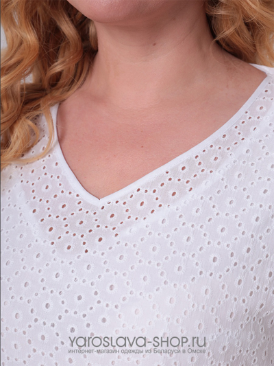 Платье А-силуэта с воланами из двух видов хлопковой ткани белого цвета