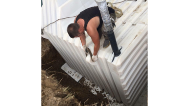 Крепление погреба к бетонной плите