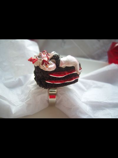 Пин-ап кольцо "Утро Фифеи" с вкусным тортиком