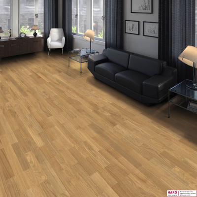 Инженерная доска Haro Дуб Ивизибл 540132 в интерьере гостиной