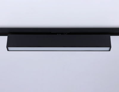 Трековый однофазный светодиодный светильник GL 6775 BK черный LED 24W 3000K 600*22*48
