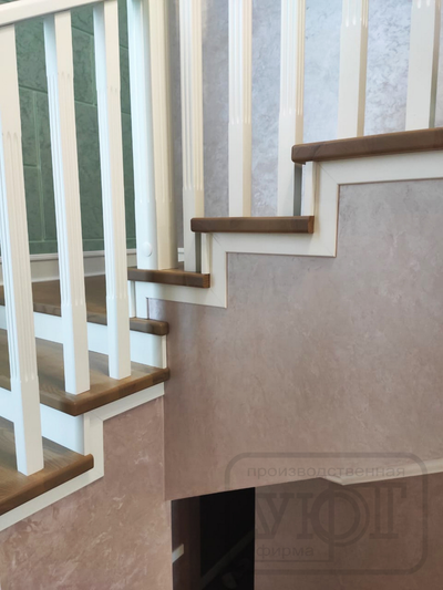 л-31. ограждение и поручень - массив бука. ступени - массив ясеня