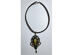 Подвеска с янтарем