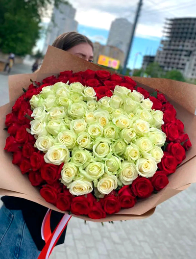 101 роза с сердцем