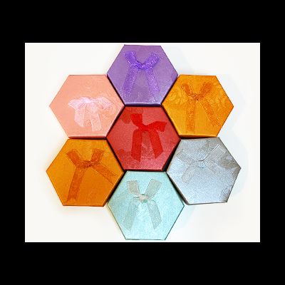 Подарочные коробочки «В форме соты». Диагональ: 8 см.