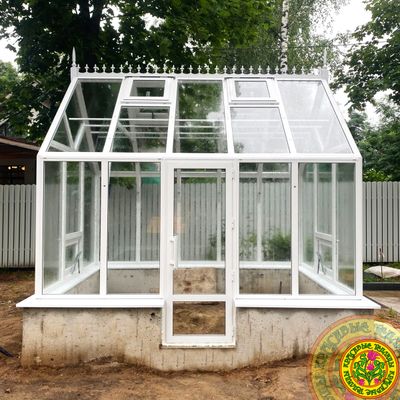 Базовая комплектация теплицы из стекла и алюминия БОТАНИК размером 3500 x 2500 мм