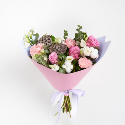 Букет с лотосом