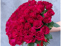 Букет красных роз 51 шт