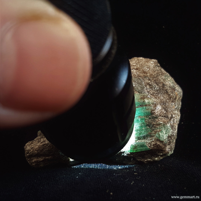 Берилл в слюдите. Россия. 70*48*24мм