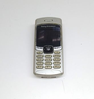 Неисправный телефон Sony Ericsson T230 (нет АКБ, нет задней крышки, не включается)