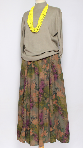 ЮБКА "Вискоза винтажная цветы" сирень, черная  до р.54