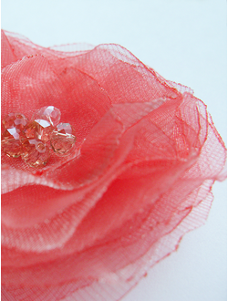 Брошь-цветок из органзы "Нежность"