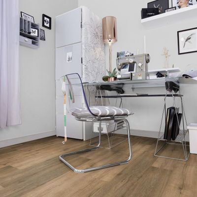 Виниловый пол Wineo 400 Wood XL Дуб Коричневый Винтажный MLD297WXL 31 класс толщина 9 мм замковый с фаской и подложкой на HDF-плите 2.1 м2