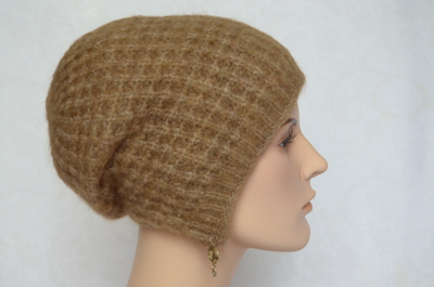 Вязаная шапка капор коричневого цвета для женщин фото итальянских шапок Vizio