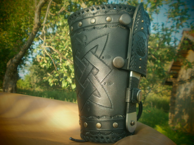 Наруч с ножом "Звезда Руси".