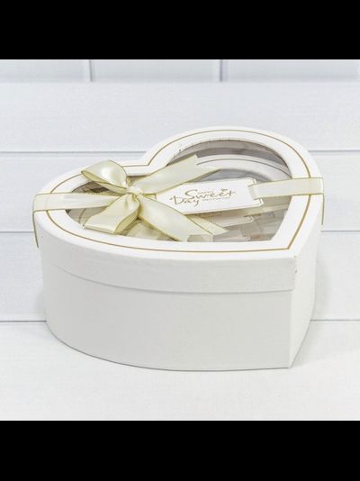 Коробка подарочная &quot;Сердце&quot; с окном и бантиком (белая), 22,2*19,5*9см