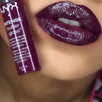 Масляный блеск с интенсивным цветом NYX Intense Butter Gloss 10 Black Cherry Tart