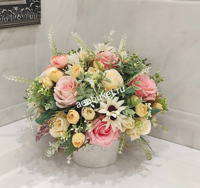 Композиция из искусственных цветов малая на стол № М020/Купить в Москве и Санкт на сайте АОАБУКЕТ.ру