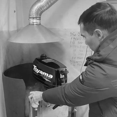 Пробный запуск лодочного мотора в Уфе на Жукова 39/3