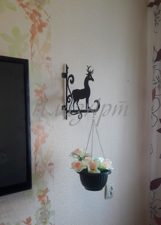 Кронштейн для цветов Олень