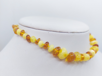 Детские бусы из крупного янтаря 79