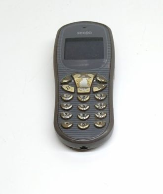 Неисправный телефон Sendo S330 (нет задней крышки, нет АКБ, не включается)